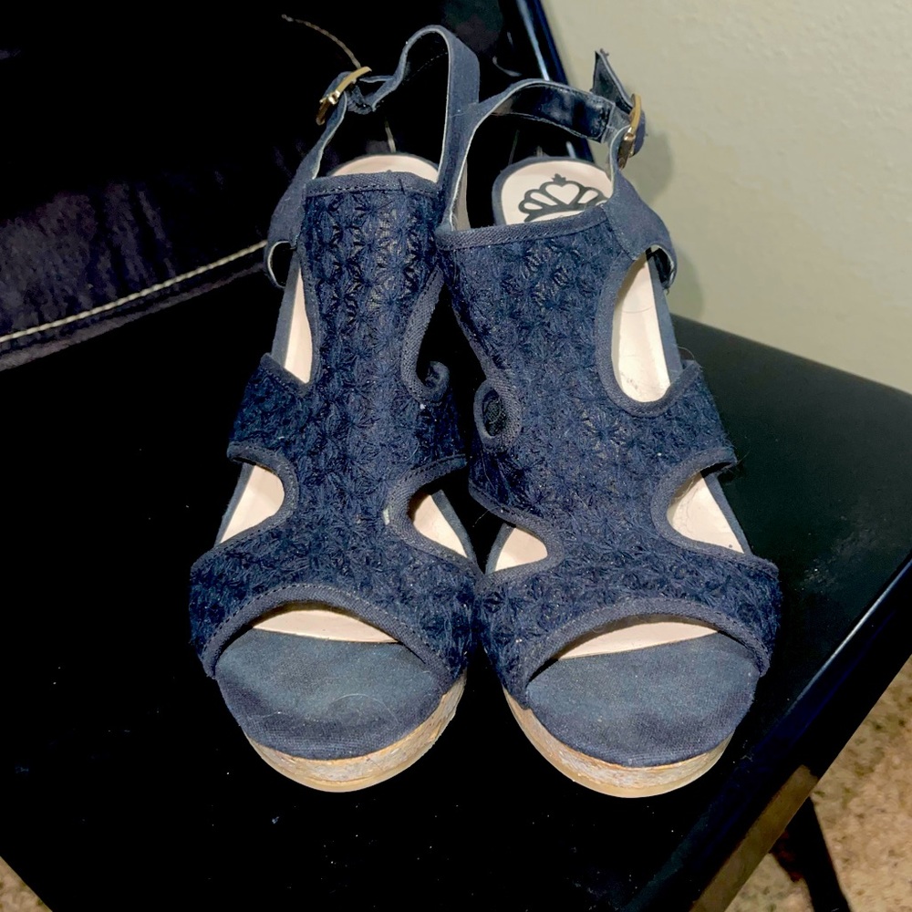 Fergalicious by fergie size 9 black platform heel